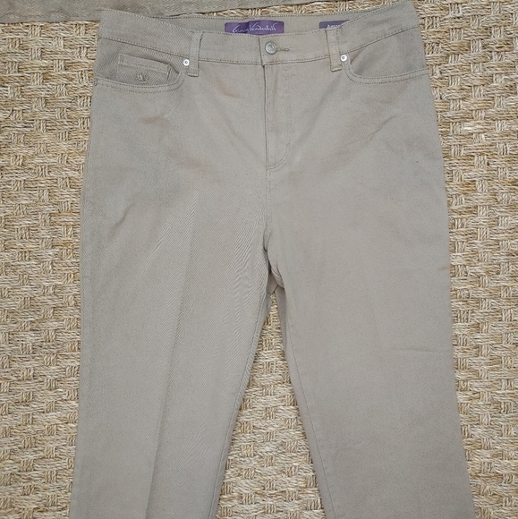 Gloria Vanderbilt Amanda Classic High Rise Tapered Jean Petite, Hazelnut 12P - Picture 5 of 12